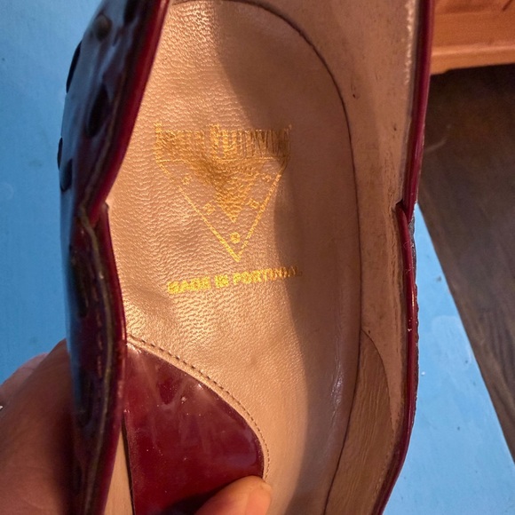 John Fluevog Audrey 07 wine with black stitching Burgundy Heels - Picture 9 of 15